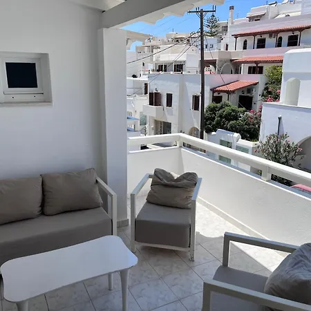 Isidoros Appartement *